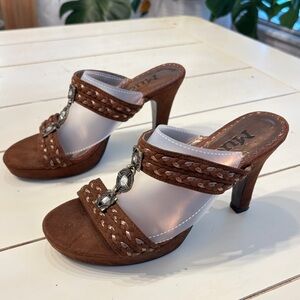 Mudd Y2K Heel Sandals Size 6M Brown Charm Rhinestone Detail 90s Vintage
